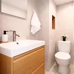 Cosy, Centre Port, Piscine, Proche 아파트