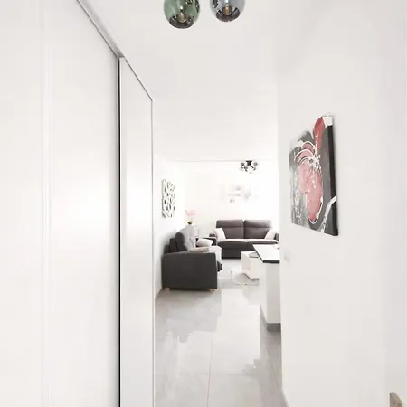 Cosy, Centre Port, Piscine, Proche *
