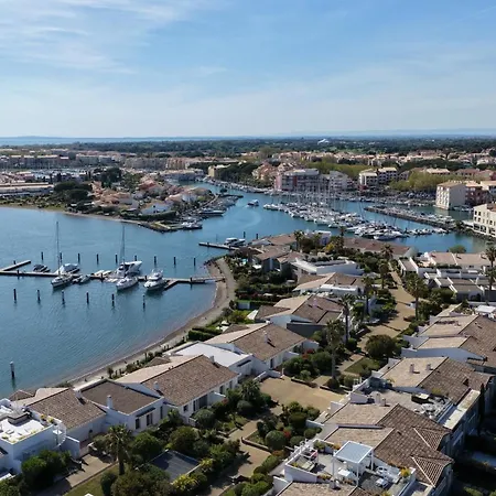 Cosy, Centre Port, Piscine, Proche Appartement