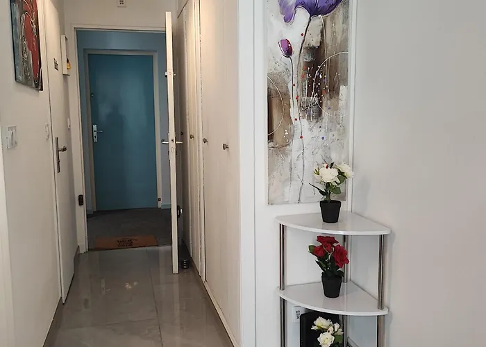 Au Centre-port, Piscine, Clim & A 300m Apartmán *