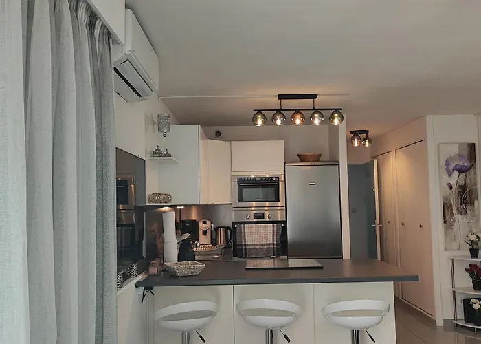 Au Centre-port, Piscine, Clim & A 300m